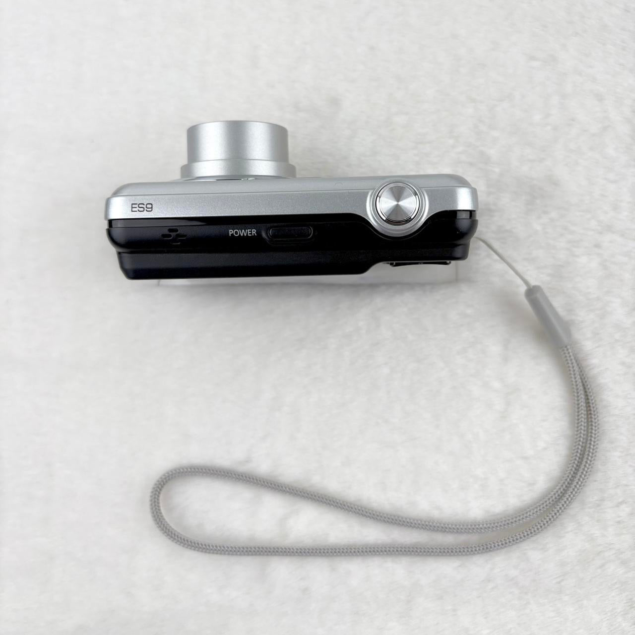 Samsung ES9 Digital Camera Silver