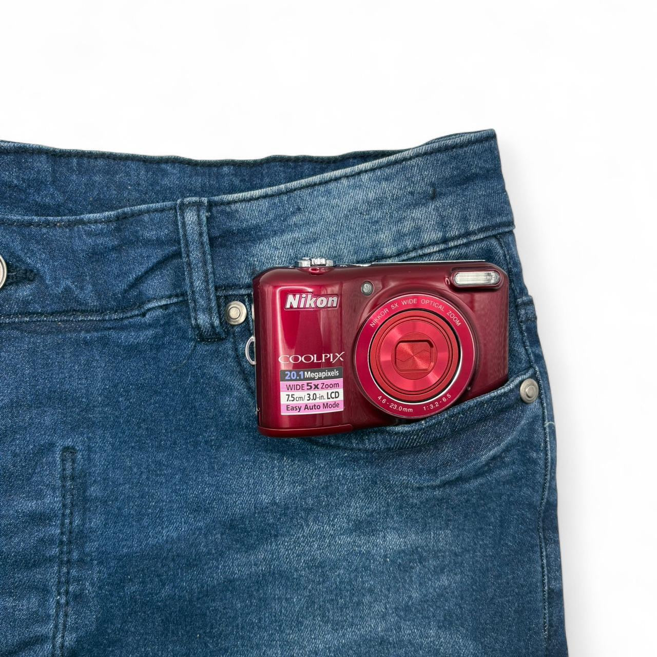 Digital Camera: Nikon Coolpix L28