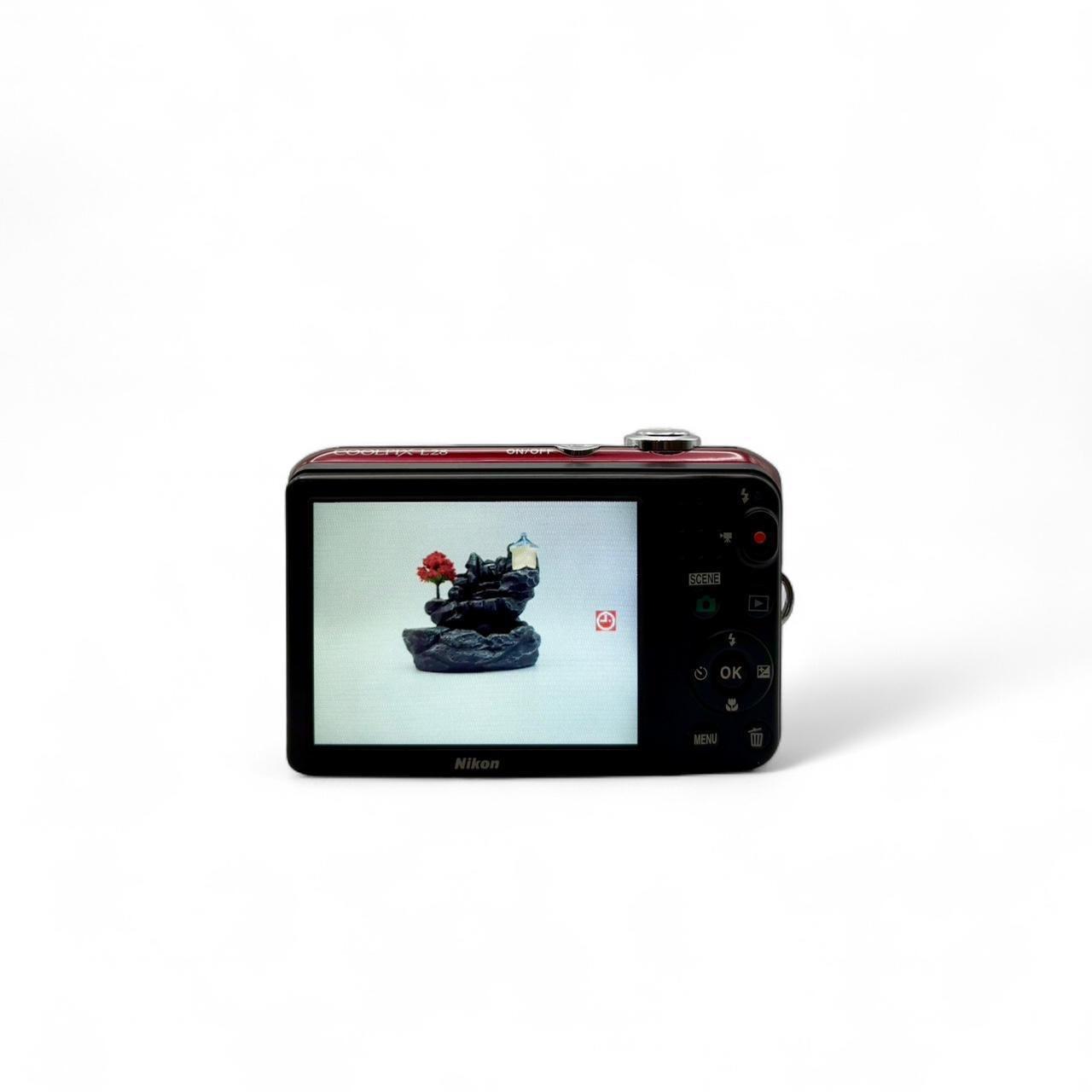 Digital Camera: Nikon Coolpix L28