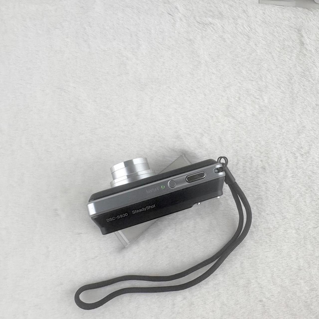 Sony DSC-930 Digital Camera Black