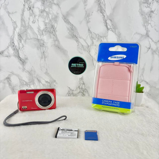 Olympus D-700 Digital Camera
