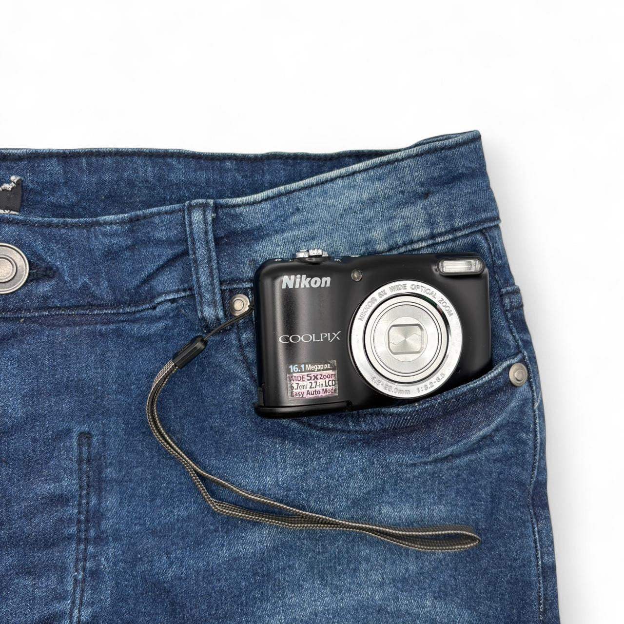 Nikon Coolpix L27 Digital Camera