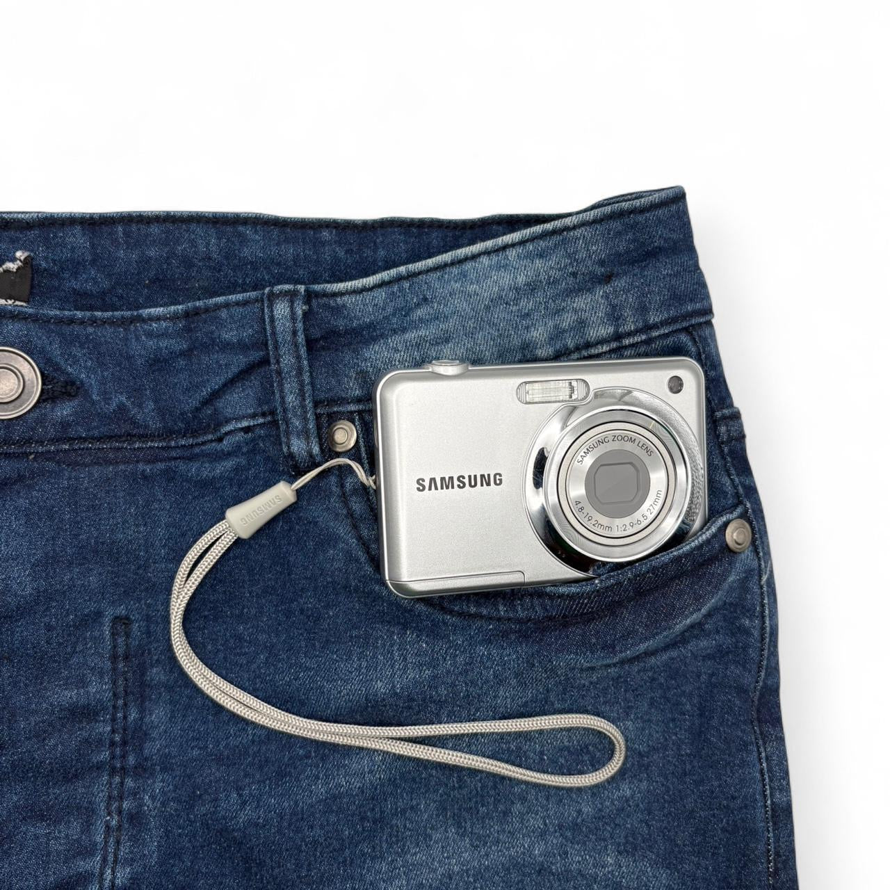 Samsung ES9 Digital Camera Silver