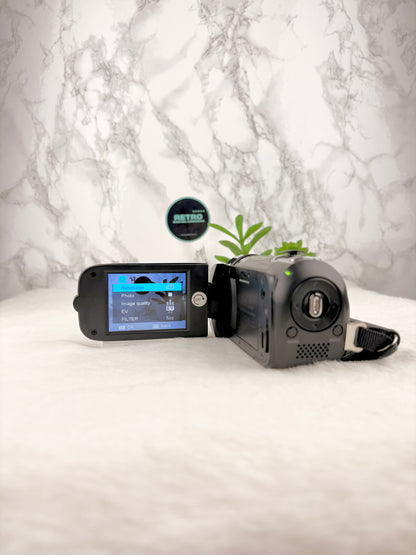 Retro HD Digital Camera with Rotatable Screen, 16X Zoom & Fill Light 16MP