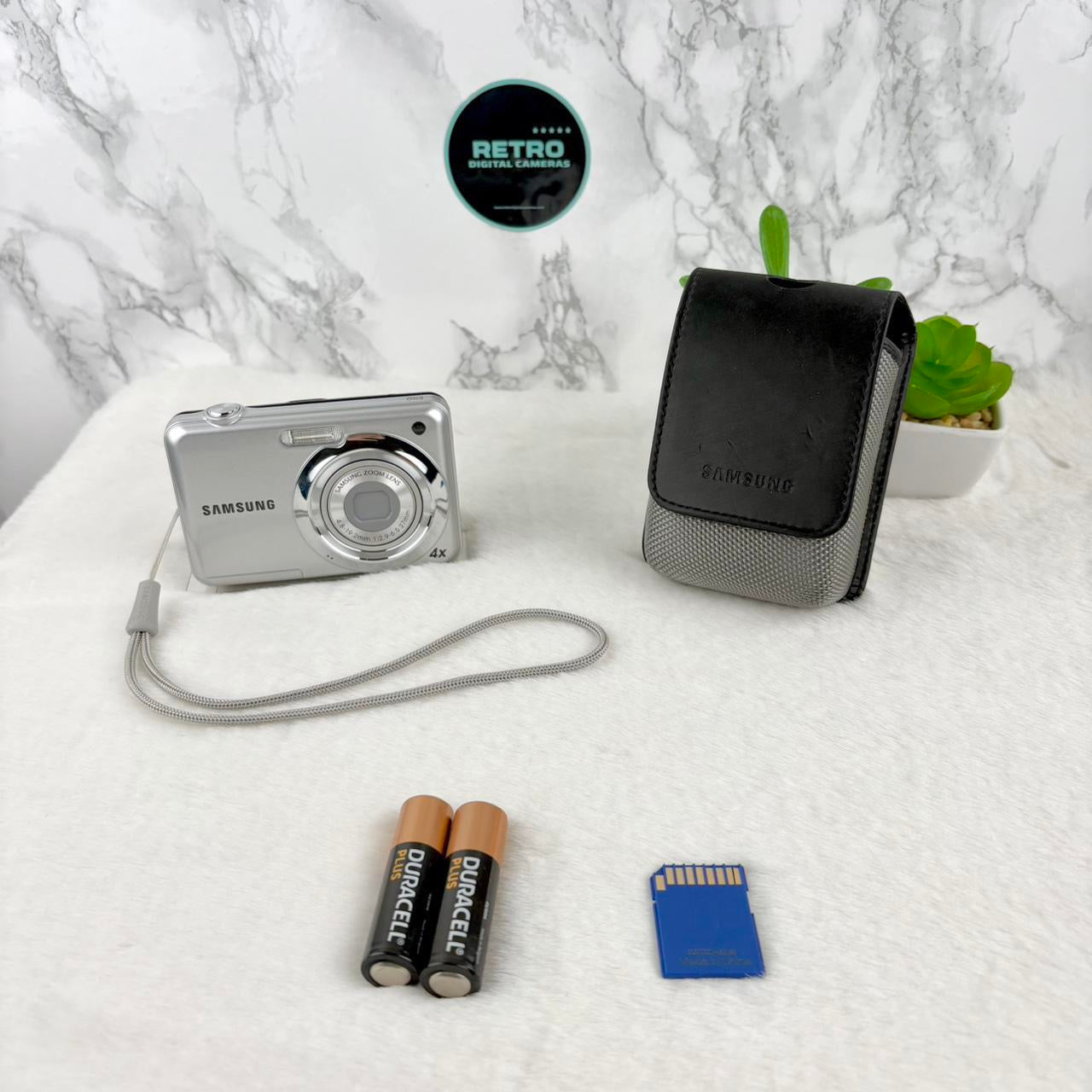 Samsung ES9 Digital Camera Silver