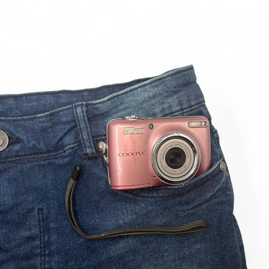 Nikon Coolpix L23 Digital Camera