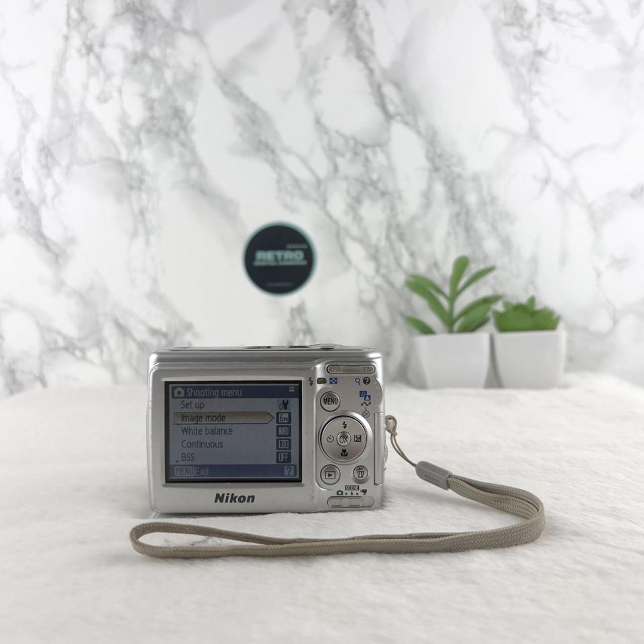 Nikon Coolpix L11 Digital Camera