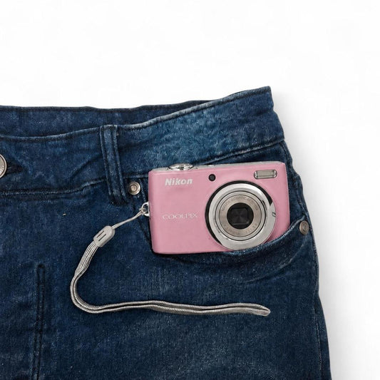 Nikon Coolpix L21 Digital Camera