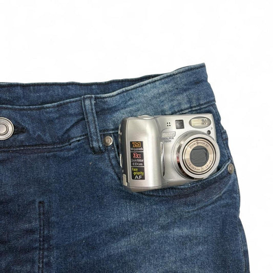Nikon Coolpix 7600 Digital Camera