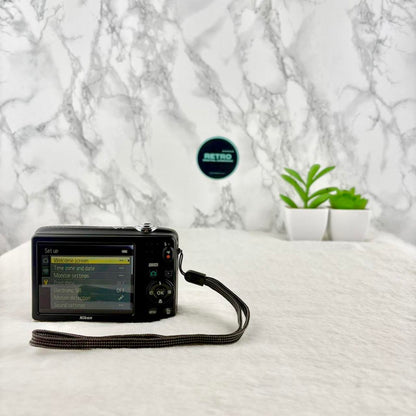 Nikon Coolpix L25 Digital Camera