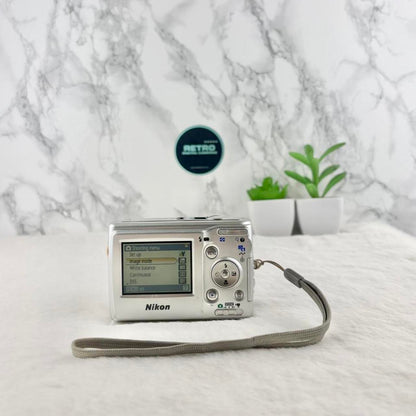 Nikon Coolpix L10 Digital Camera
