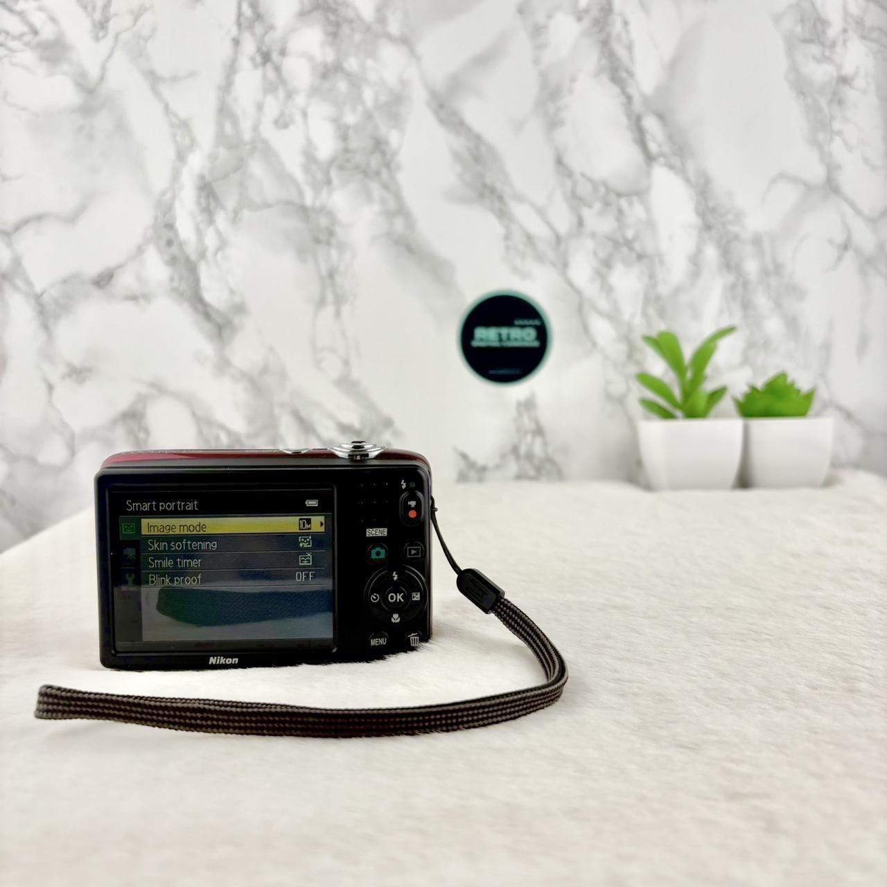Nikon Coolpix L25 Digital Camera