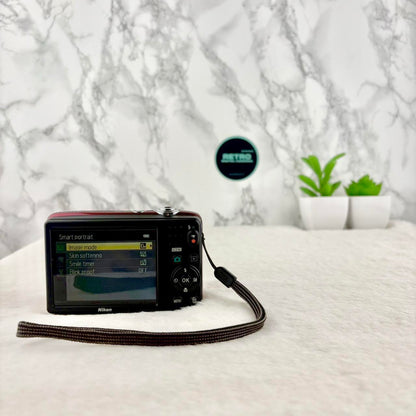 Nikon Coolpix L25 Digital Camera