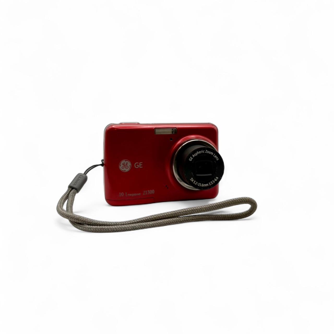 GE Z1300 Digital Camera Red