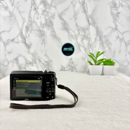 Nikon Coolpix L25 Digital Camera
