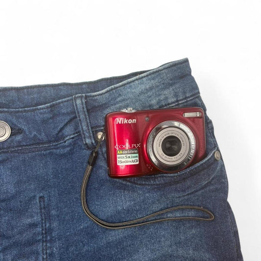 Nikon Coolpix L25 Digital Camera